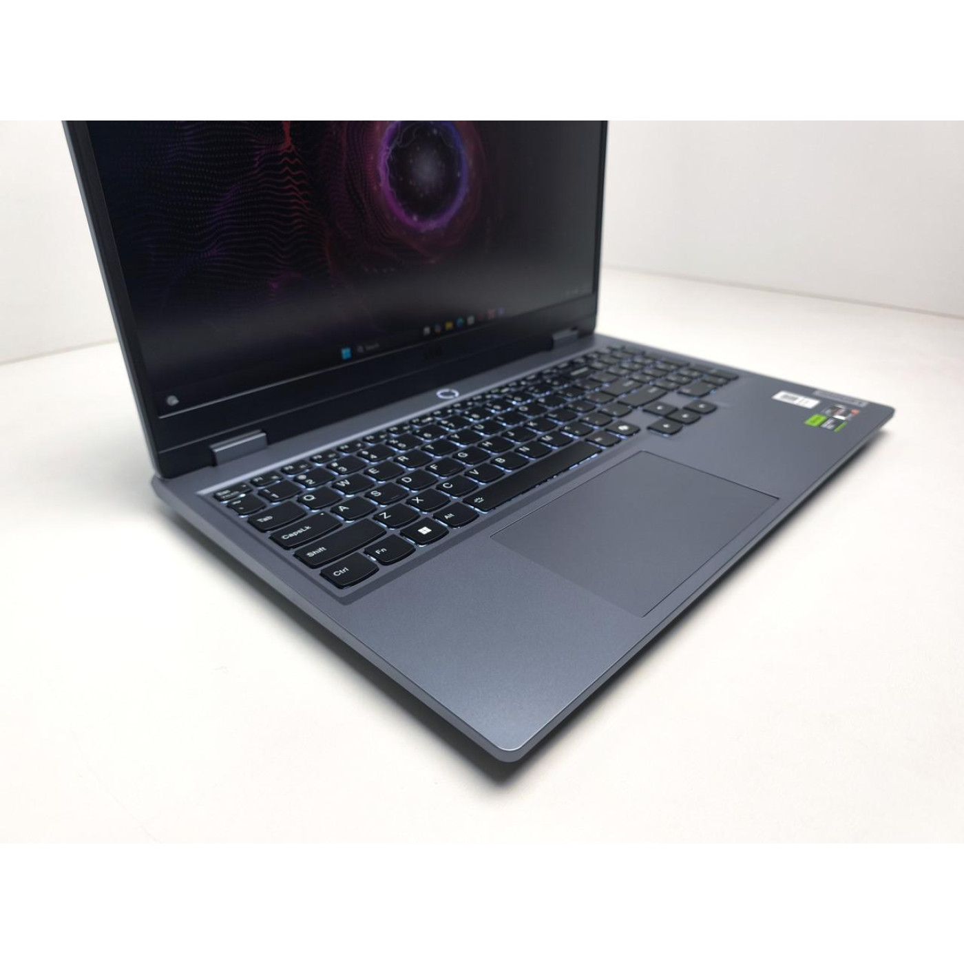 Ноутбук Lenovo 15.6 LOQ 15ARP9 FullHD IPS 144Hz Ryzen 5 7235HS 12Gb DDR5 SSD 512GB RTX 4050 6GB (83JC00GKUS)