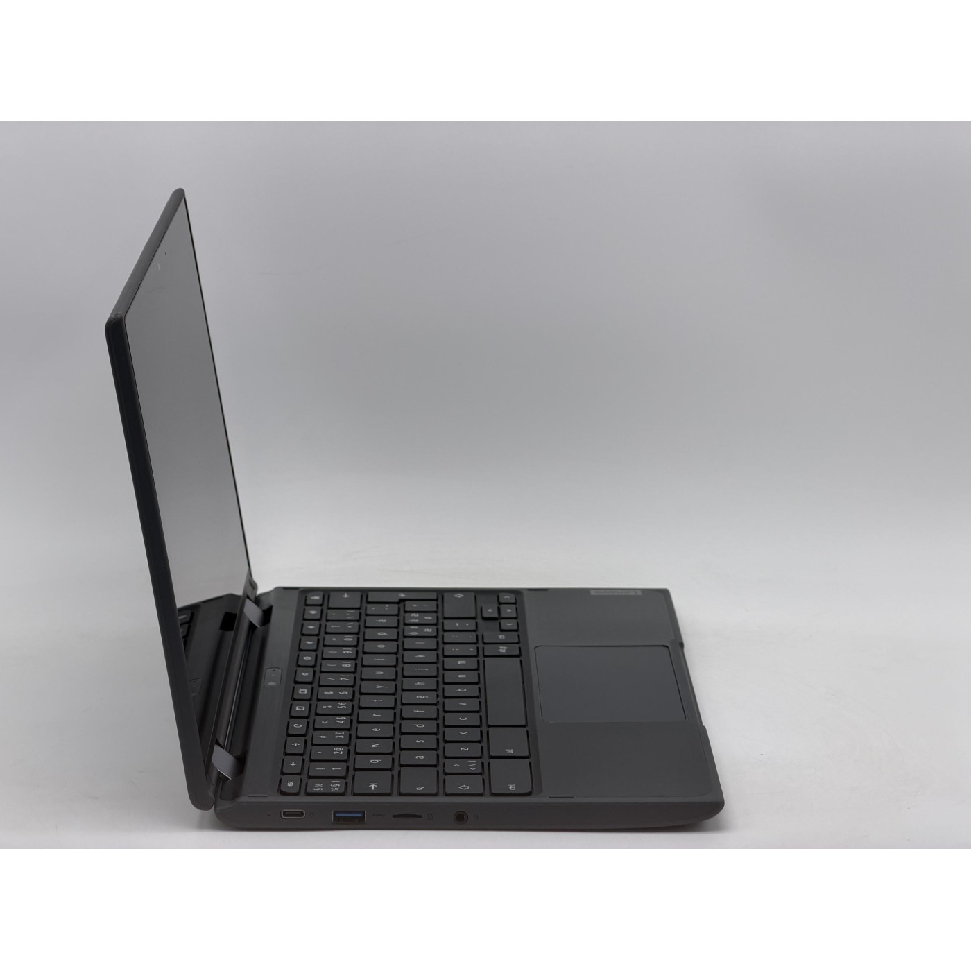 Ноутбук Lenovo 11.6 300e Chromebook 2nd Gen 2 in 1 HD IPS Touch/Intel Celeron N4100/8GB/32GB eMMC/Intel UHD Graphics 600/Chrome OS/Black (2609784) Б/у