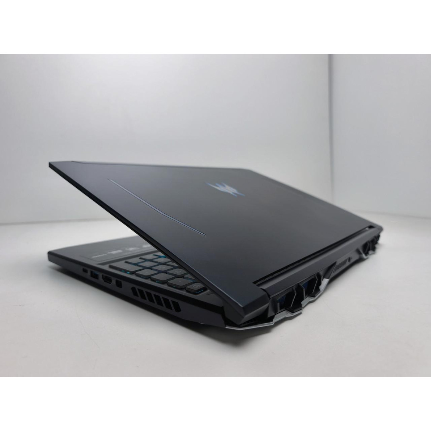 Ноутбук Acer 15.6 Predator Helios 300 FHD IPS 144Hz/Intel Core i7-10850H/16GB/512GB SSD/NVIDIA GeForce RTX 3080 8GB/DOS/Black (13509) Б/у