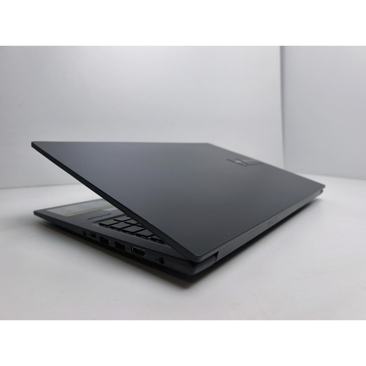 Ноутбук ASUS 16 VivoBook 16 WUXGA IPS/Intel Core i7-1355U/16GB/512GB SSD/Intel Iris Xe Graphics/DOS/Black (14217) Б/у