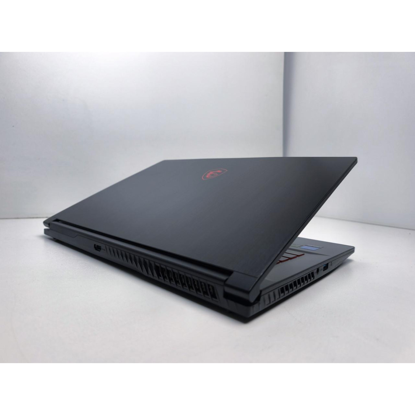 Ноутбук MSI 15.6