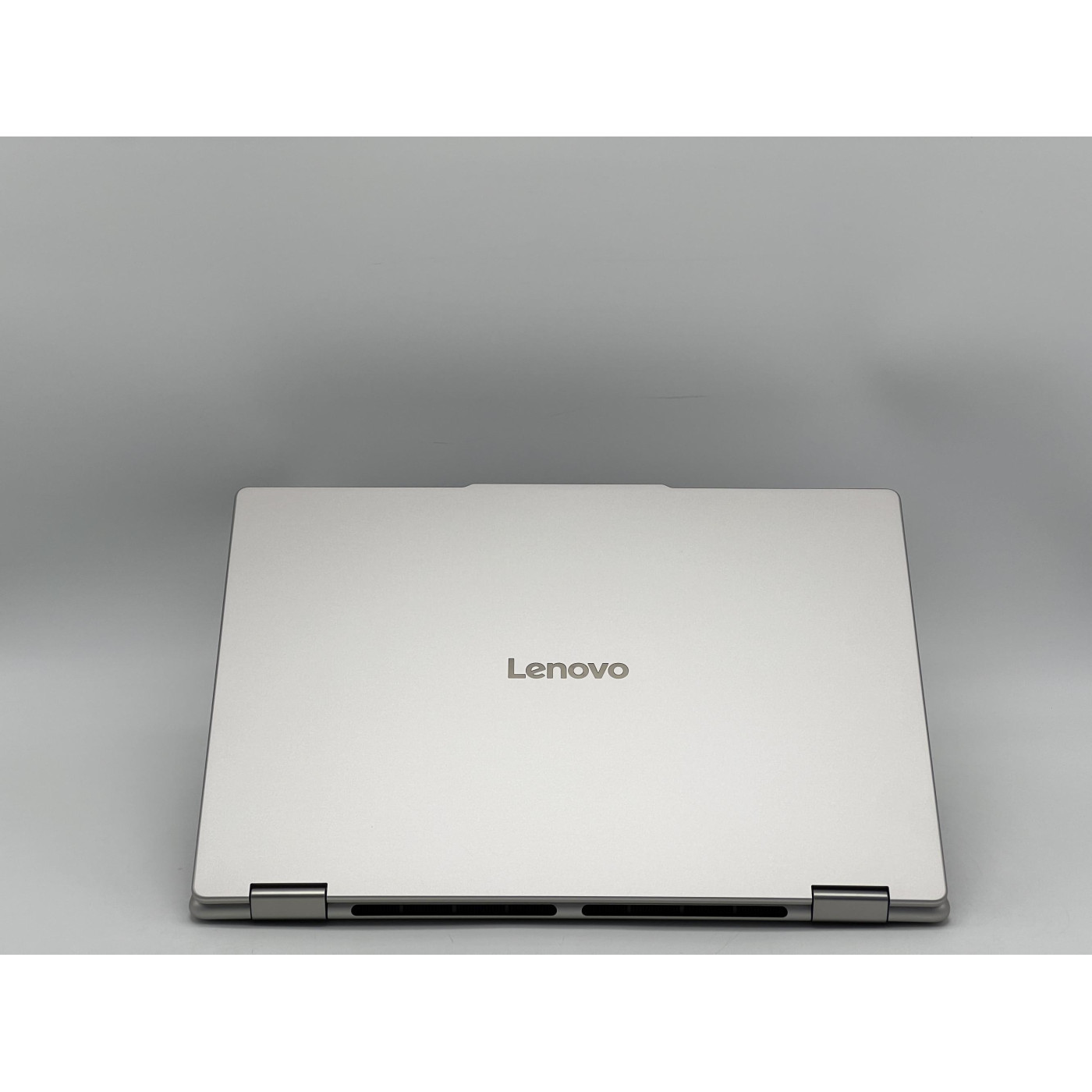 Ноутбук Lenovo 16