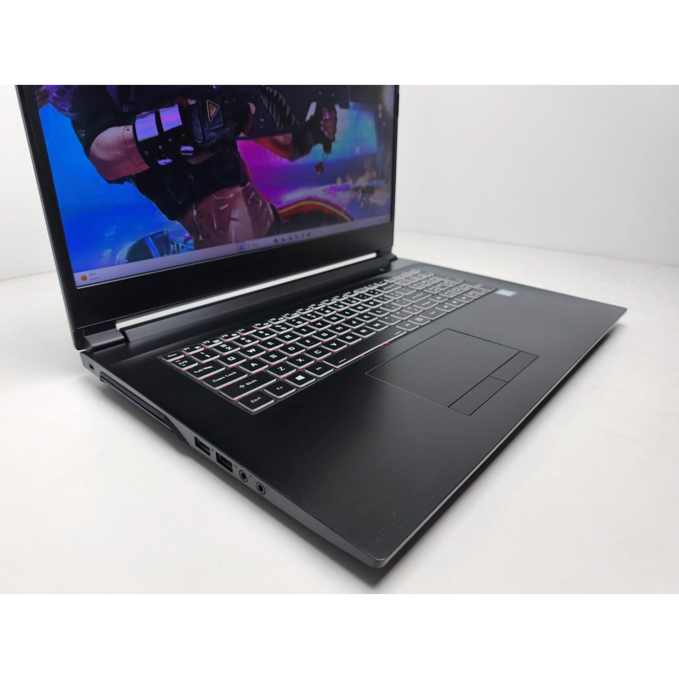 Ноутбук Clevo 17.3 FHD IPS/Intel Core i7-9750H/16GB/256GB SSD/NVIDIA GeForce GTX 1660 Ti 6GB/DOS/Black (13447) Б/в