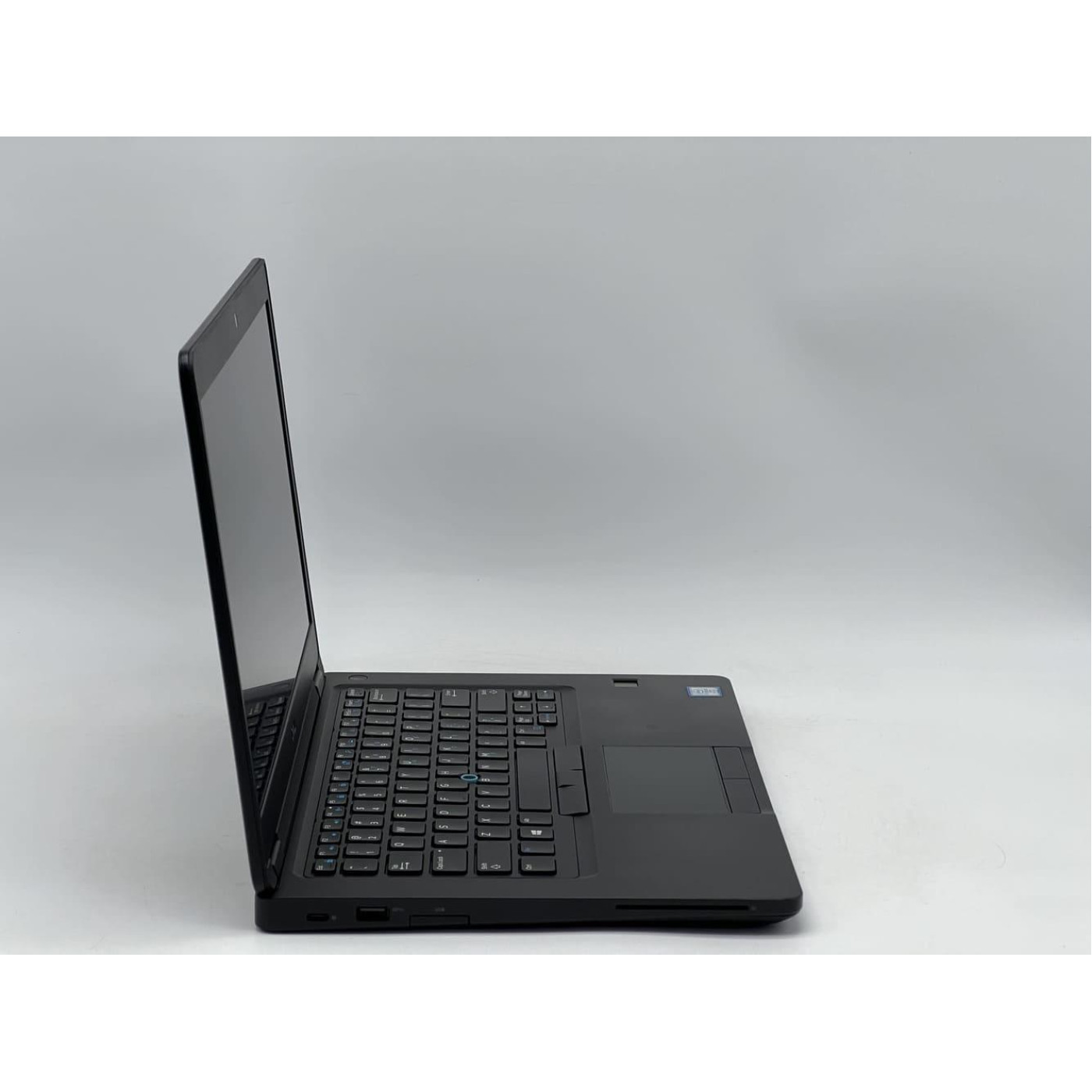 Ноутбук Dell 14.0 Latitude 5490 FHD IPS/Intel Core i5-7300U/8GB/240GB SSD/Intel HD Graphics 620/DOS/Black (SH26081123) Б/в