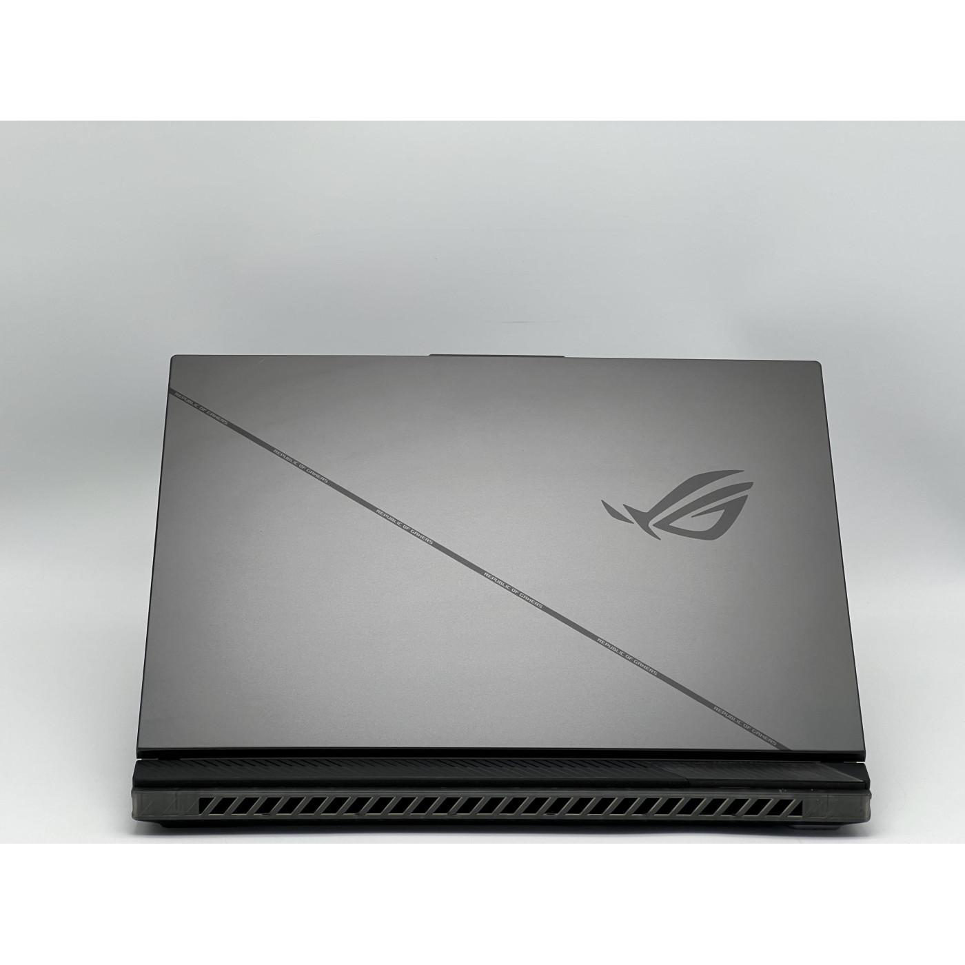 Ноутбук ASUS 18