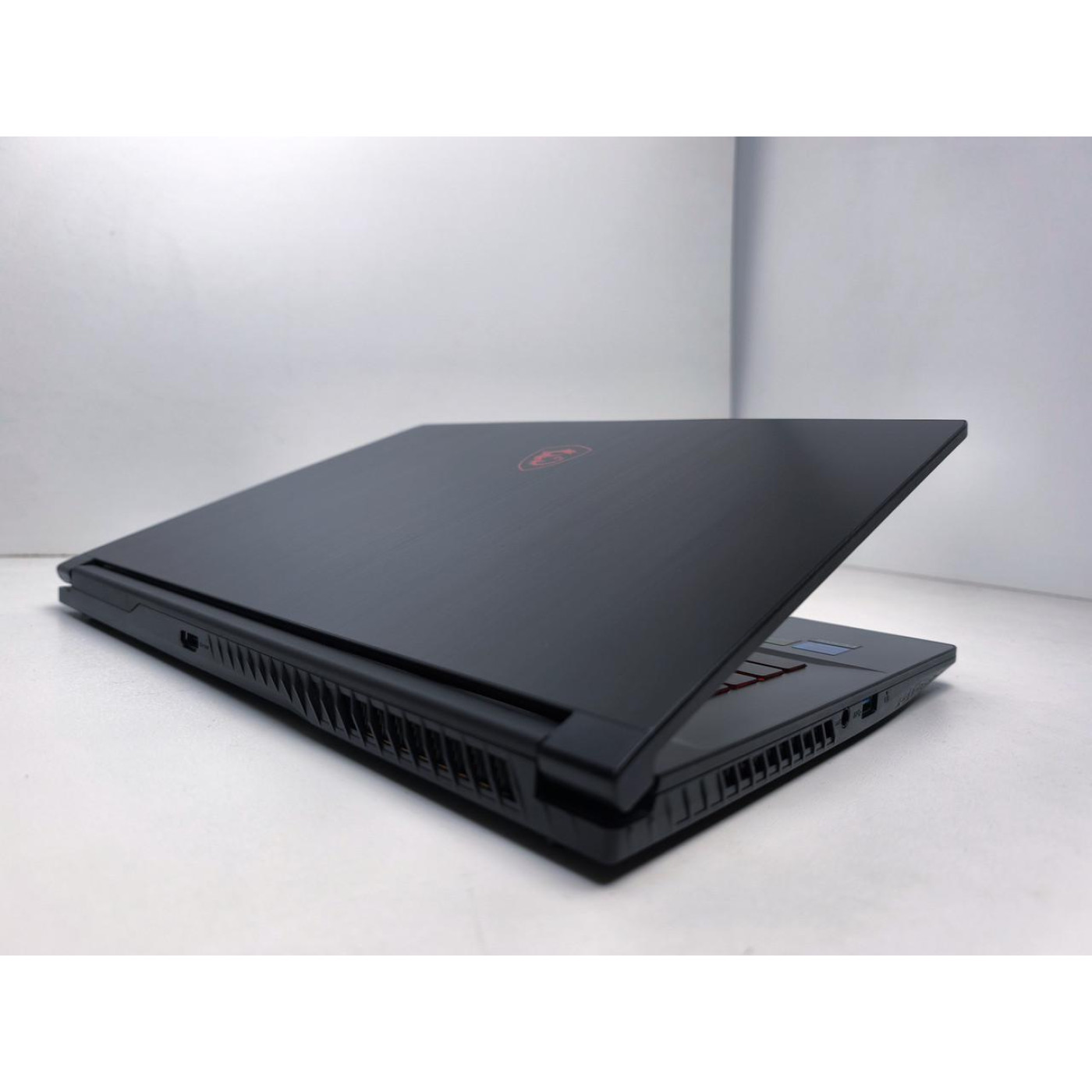 Ноутбук MSI 15.6