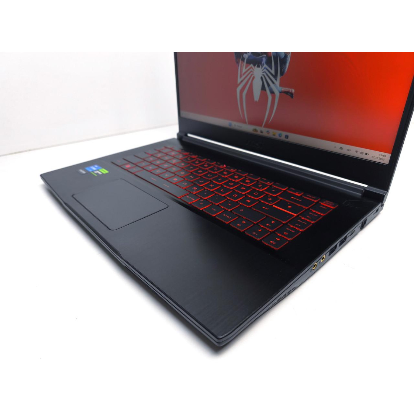 Ноутбук MSI 15.6