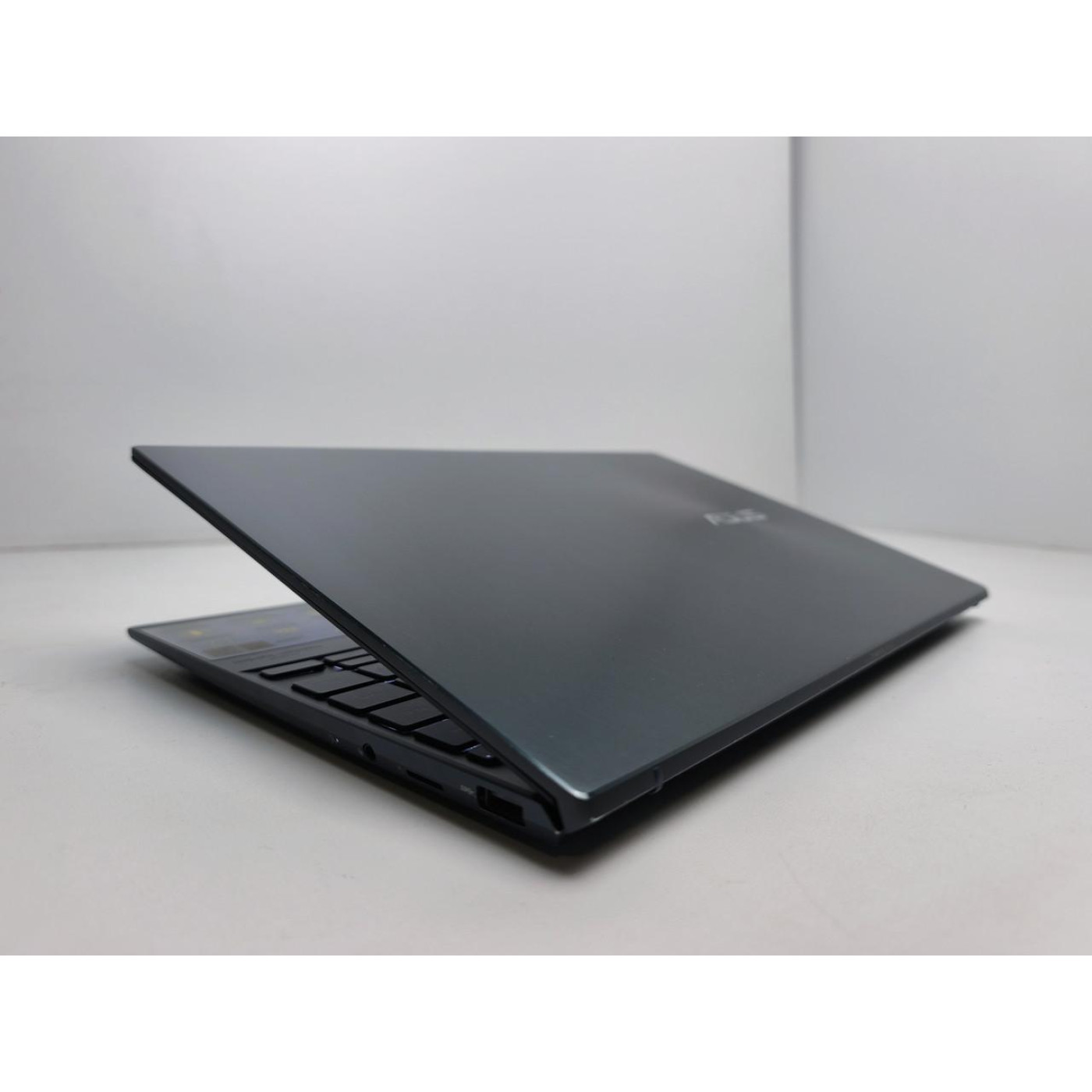 Ноутбук ASUS 14 ZenBook 14 FHD IPS/Intel Core i7-1065G7/16GB/512GB SSD/Intel Iris Plus Graphics/DOS/Gray (14529) Б/у