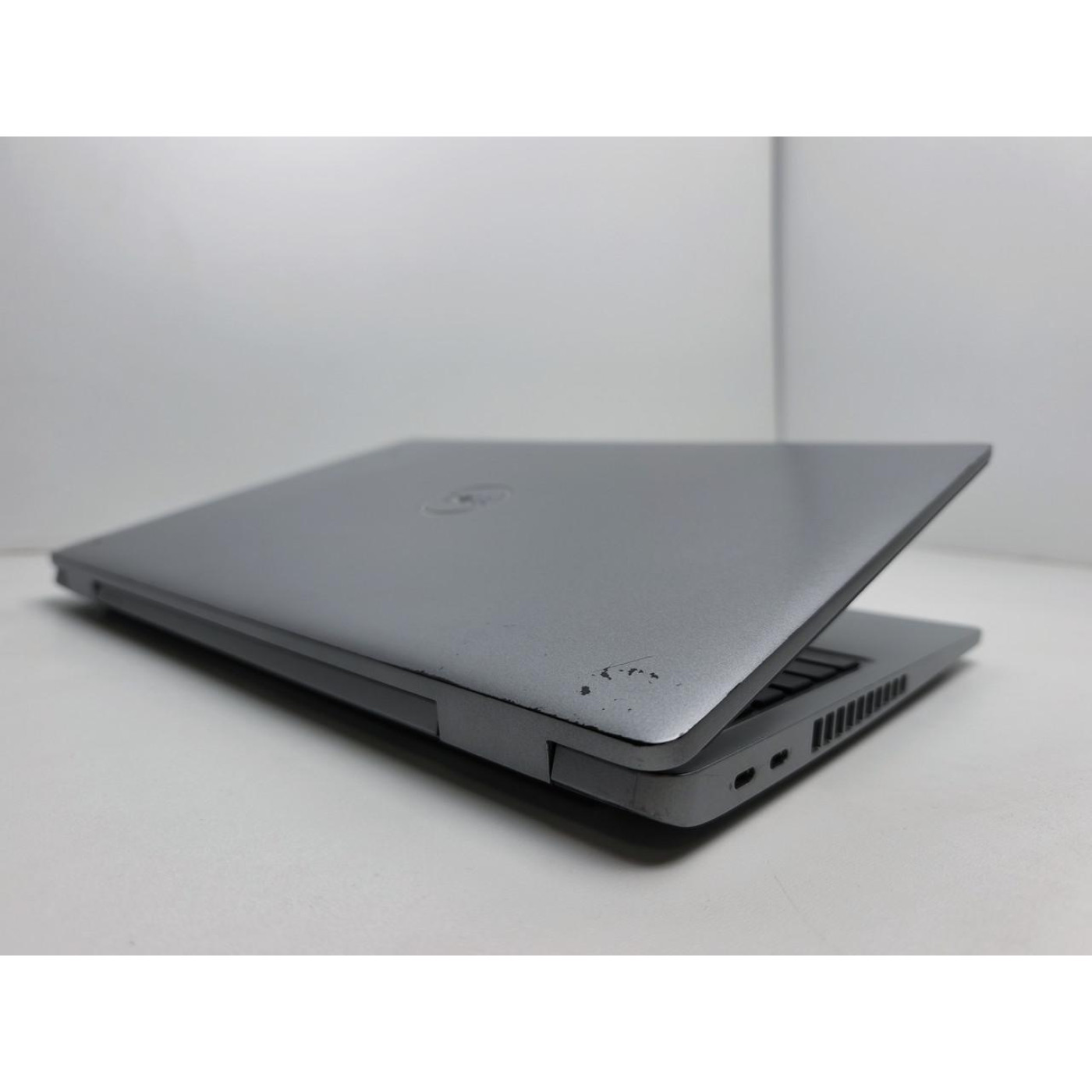 Ноутбук Dell 15.6 Latitude 5520 FHD IPS/Intel Core i7-1185G7/8GB/256GB SSD/Intel Iris Xe Graphics/DOS/Grey (14029) Б/у