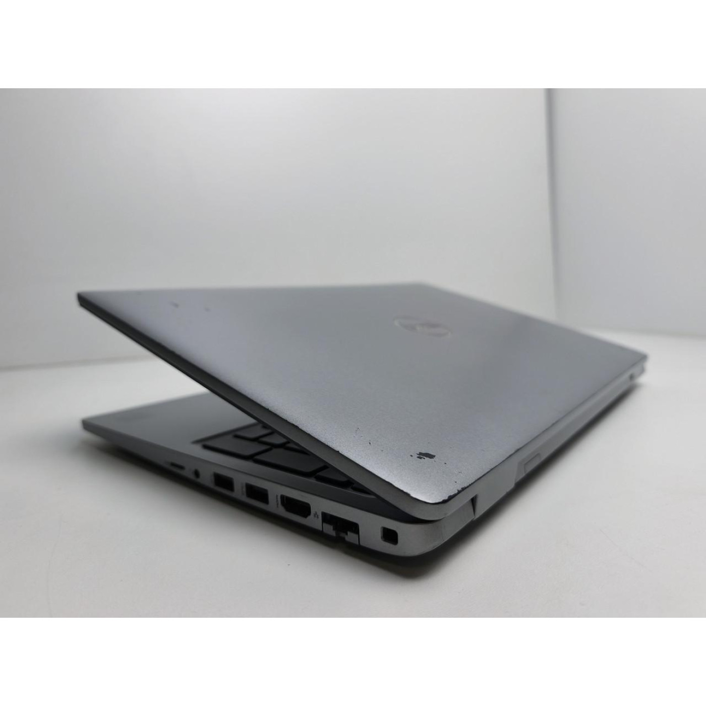 Ноутбук Dell 15.6 Latitude 5520 FHD IPS/Intel Core i7-1185G7/8GB/256GB SSD/Intel Iris Xe Graphics/DOS/Grey (14029) Б/у