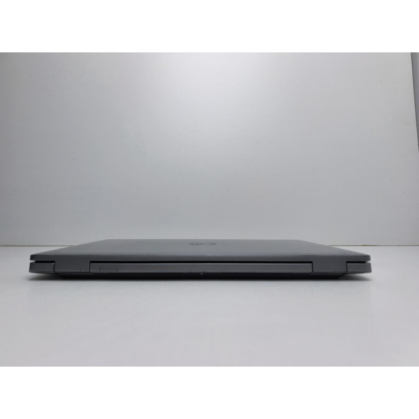 Ноутбук Dell 15.6 Latitude 5520 FHD IPS/Intel Core i7-1185G7/8GB/256GB SSD/Intel Iris Xe Graphics/DOS/Grey (14029) Б/у