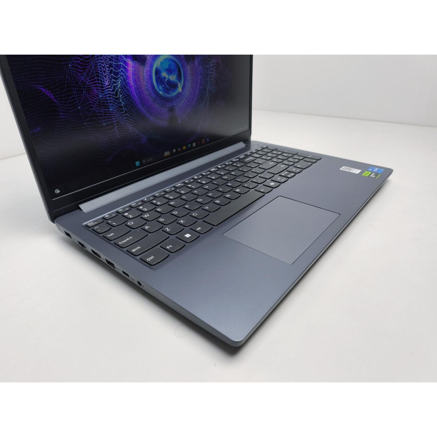 Ноутбук Lenovo 15.6 LOQ 15IAX9E FHD IPS 144Hz/Intel i5-12450HX/16GB/512SSD/RTX 3050 6GB/DOS (83LK00CVUS)