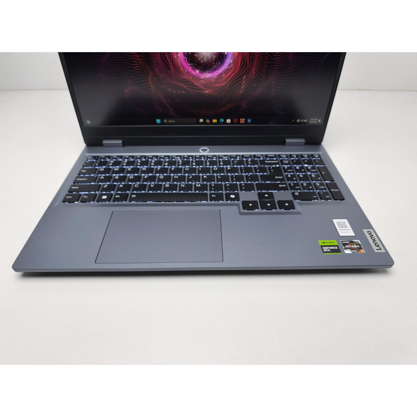 Ноутбук Lenovo 15.6 LOQ 15ARP9 FHD IPS 144Hz/Ryzen 5 7235HS/16GB/512SSD/RTX 4050 6GB/DOS (83JC00LYUS)