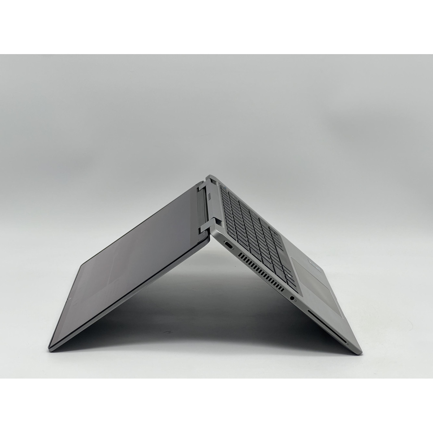 Ноутбук Dell 14 Latitude 7420 2-in-1 FHD IPS Touch/Intel Core i7-1185G7/16GB/240GB SSD/Intel Iris Xe Graphics/DOS/Gray (SH2610055) Б/в