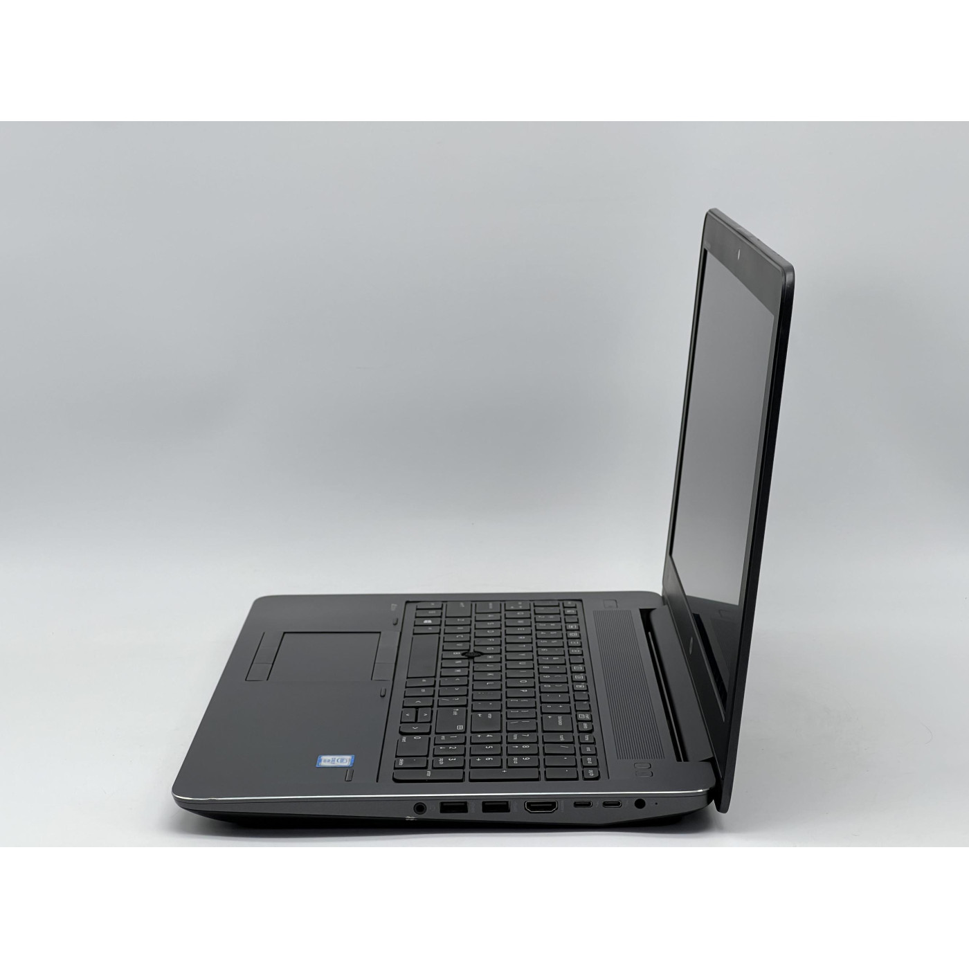 Ноутбук HP 15.6 ZBook 15 G3 FHD TN/Intel Core i7-6820HQ/16GB/480GB SSD/NVIDIA Quadro M2000M/DOS/Silver (SH26081012) Б/в