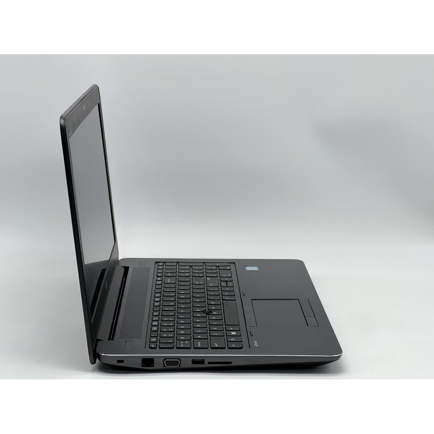 Ноутбук HP 15.6 ZBook 15 G3 FHD TN/Intel Core i7-6820HQ/16GB/480GB SSD/NVIDIA Quadro M2000M/DOS/Silver (SH26081012) Б/в