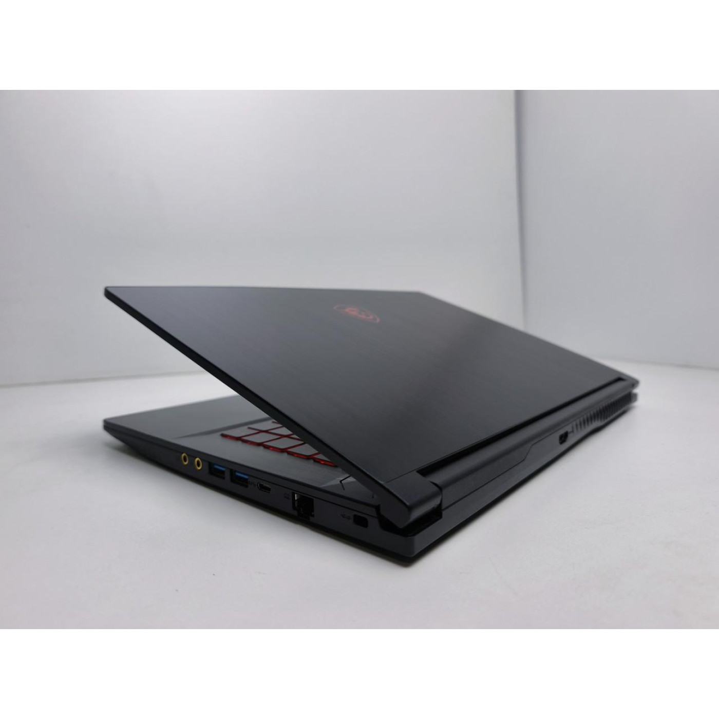 Ноутбук MSI 15.6 Thin GF63 12UCX FHD IPS 144Hz/Intel Core i5-12450H/16GB/1TB SSD/NVIDIA GeForce RTX 2050 4GB/DOS/Black (14425) Б/в