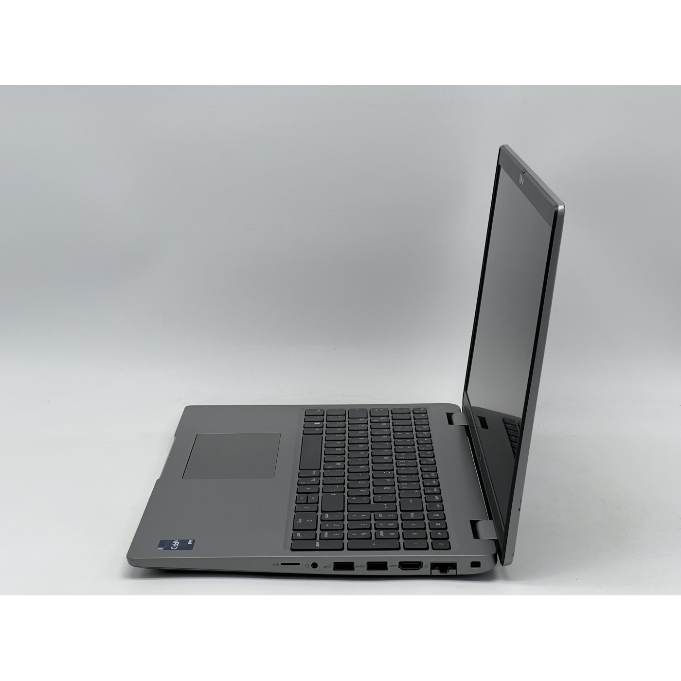 Ноутбук Dell 15.6 Latitude 5540 FHD IPS/Intel Core i7-1370P/16GB/480GB SSD/Intel UHD Graphics/DOS/Gray (SH2610146) Б/у