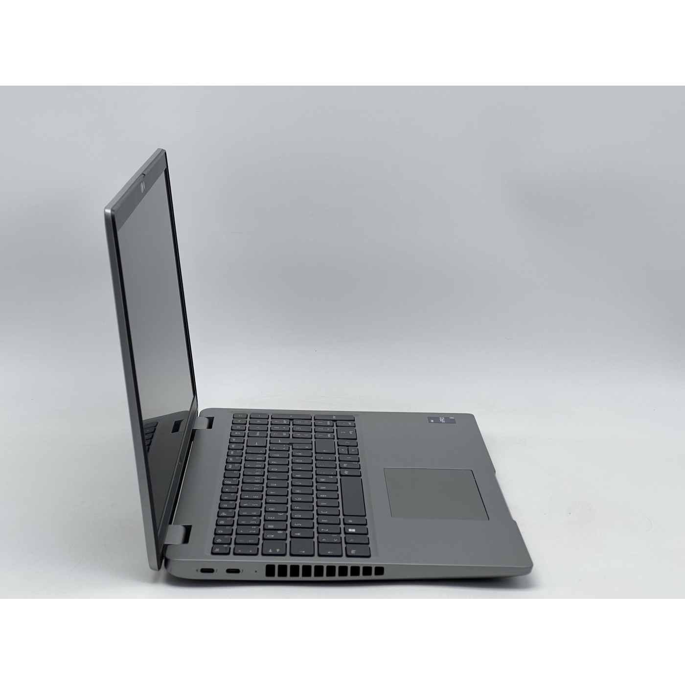 Ноутбук Dell 15.6 Latitude 5540 FHD IPS/Intel Core i7-1370P/16GB/480GB SSD/Intel UHD Graphics/DOS/Gray (SH2610146) Б/у