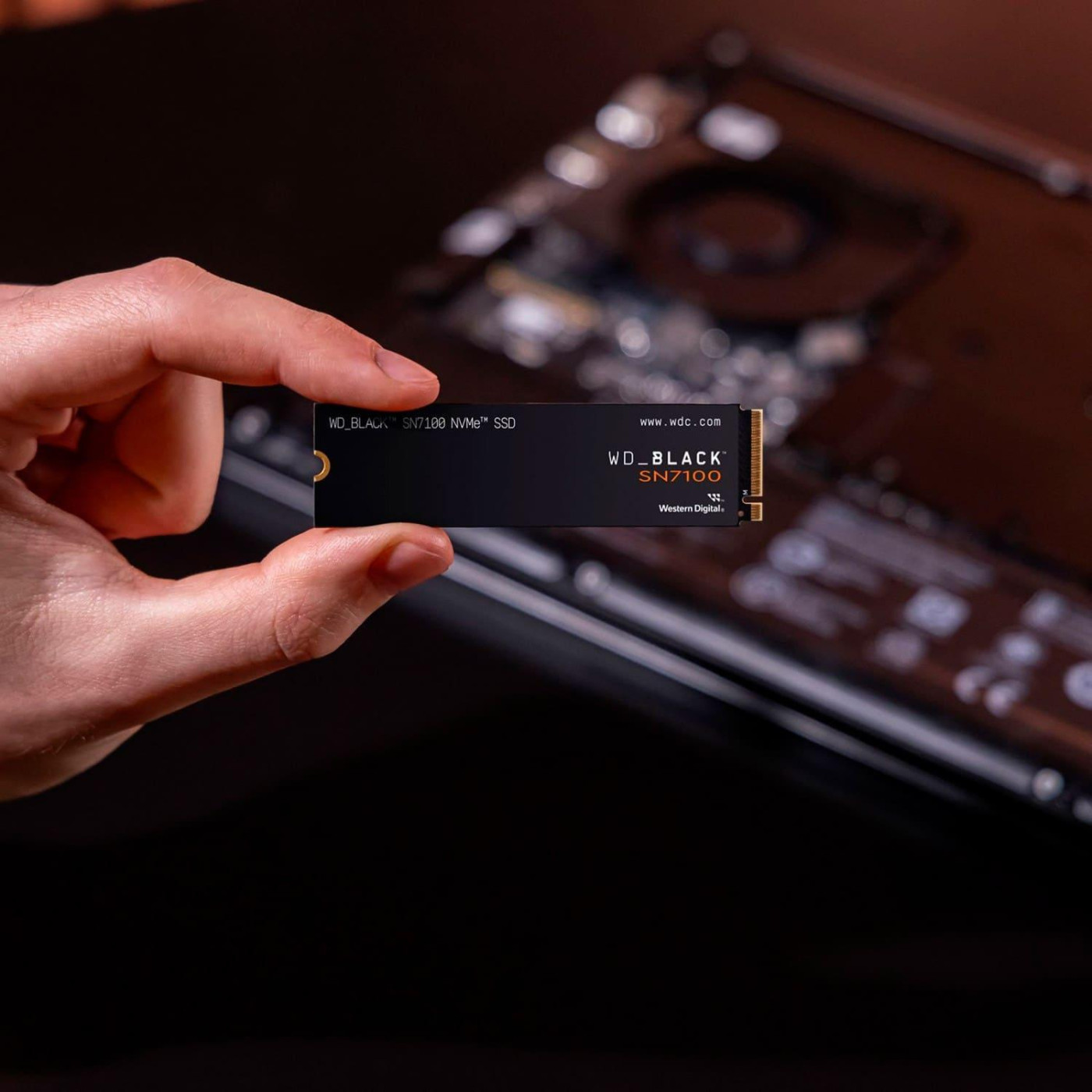 Накопичувач SSD Western Digital m.2 NVMe 2TB WD Black SN7100 PCIe Gen4x4 (WDS200T4X0E-00CJA0)