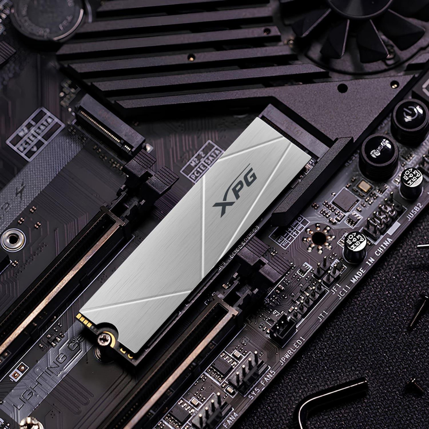 Накопичувач SSD Adata m.2 NVMe 1TB M.2 PCIe 4.0 XPG GAMMIXS60 (AGAMMIXS60-1T-CS)