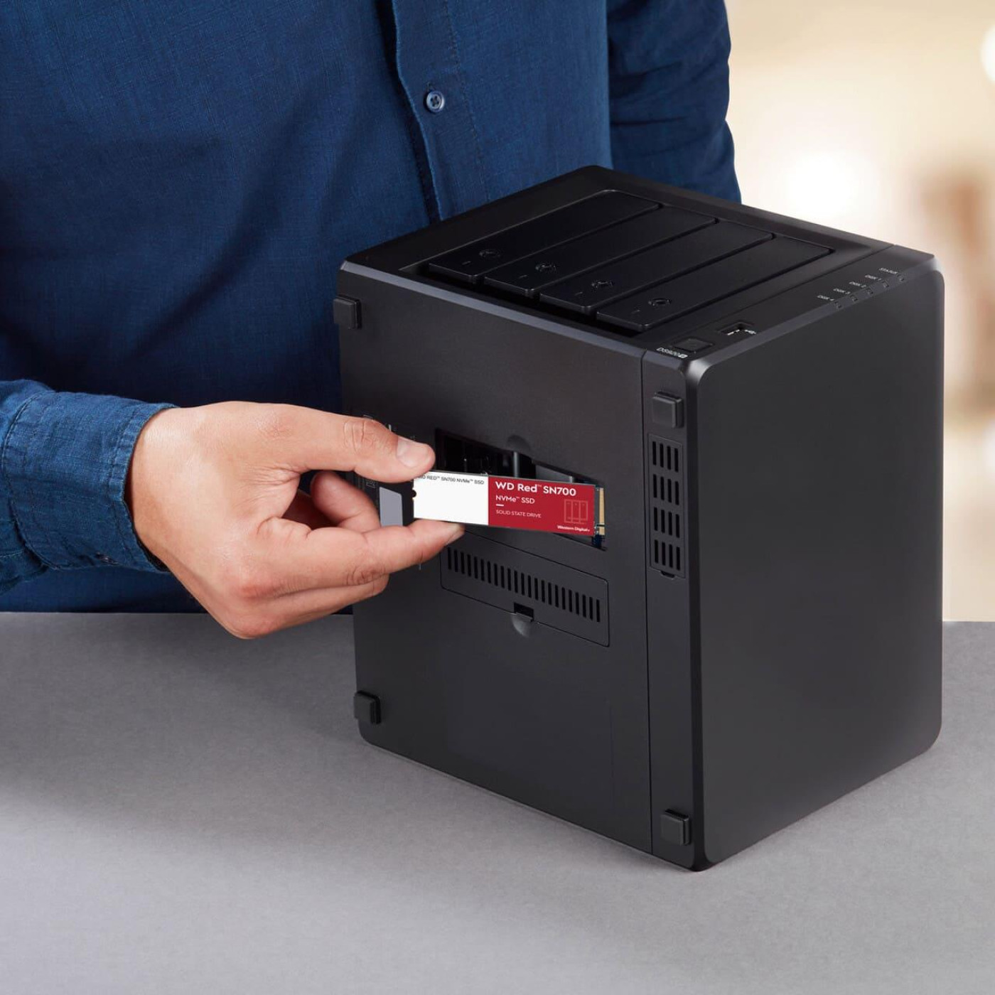 Накопичувач SSD Western Digital m.2 NVMe 4TB WD SN700 RED (WDS400T1R0C)