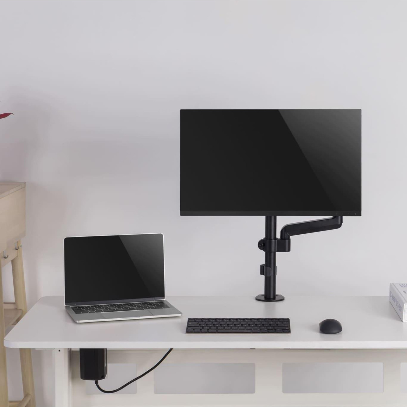 Кронштейн OfficePro MA721B Black MA721B