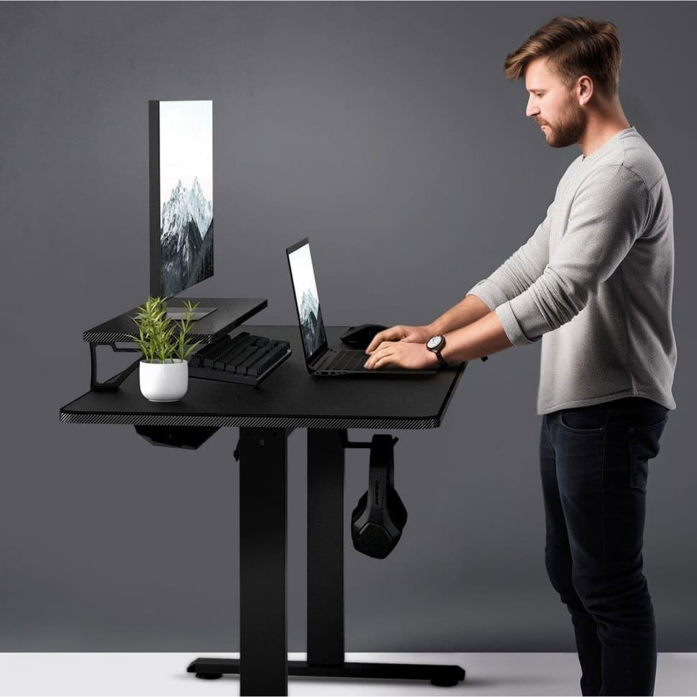 Геймерский стол Cougar E-Star 140 (E-Star 140)