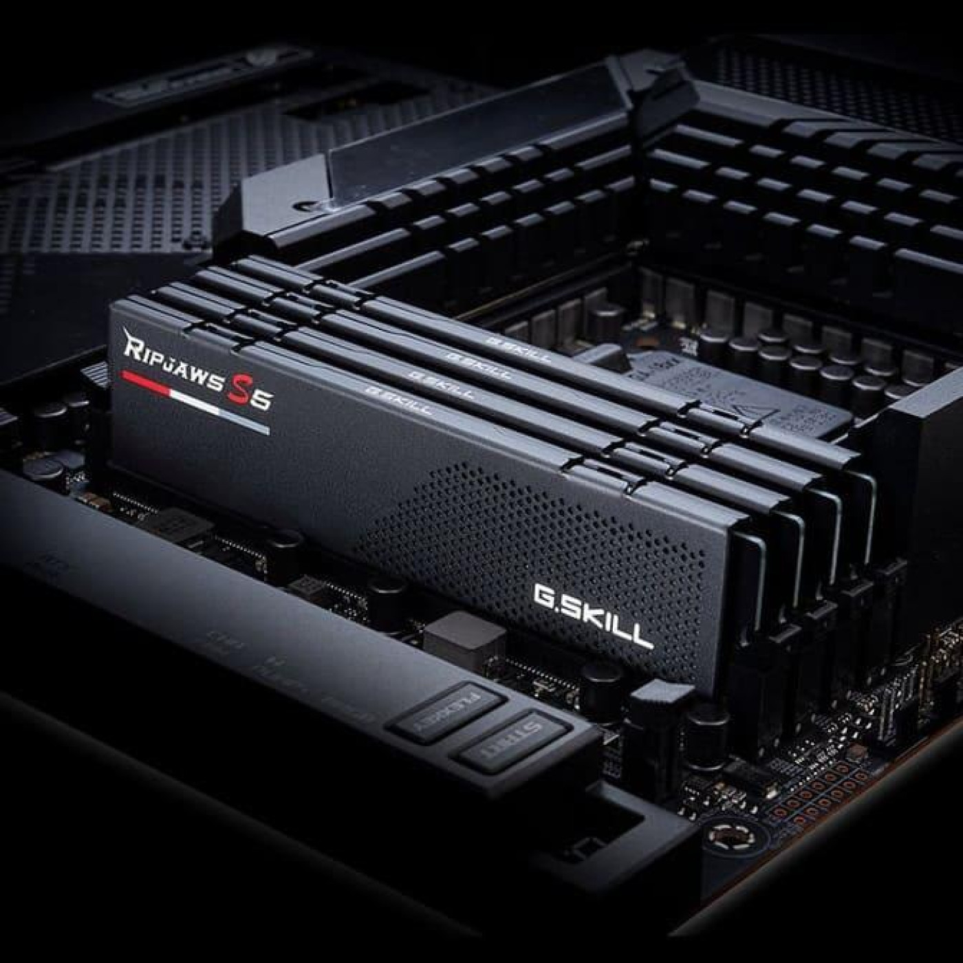 Модуль памяти G.Skill DDR5 64GB (2x32) Ripjaws S5 6400Mhz Black (F5-6400J3239G32GX2-RS5K)