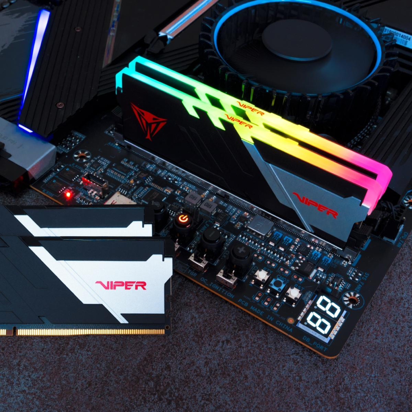 Модуль пам'яті Patriot DDR5 64GB (2x32) Viper 6000Mhz Venom RGB (PVVR564G600C30K)