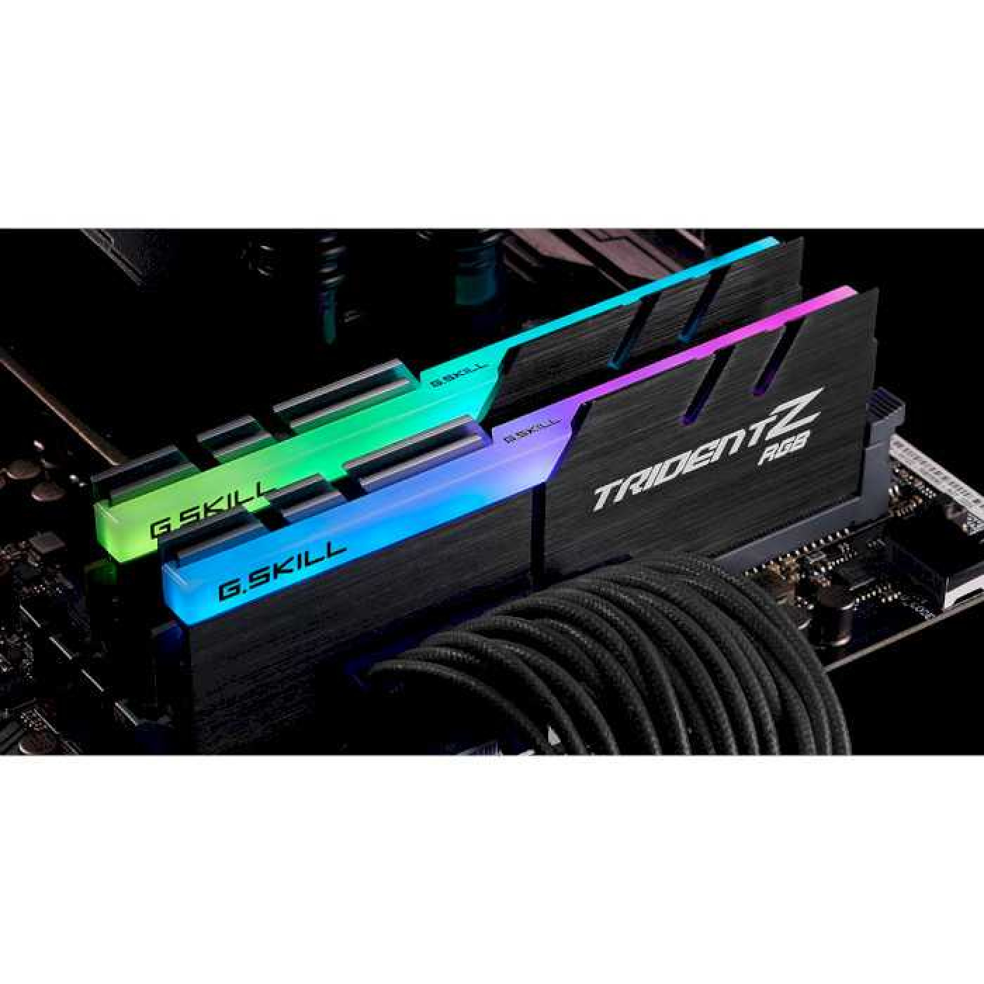 Модуль памяти G.Skill DDR4 16Gb (2x8) Trident Z RGB 3000 MHz (F4-3000C16D-16GTZR) Б/у