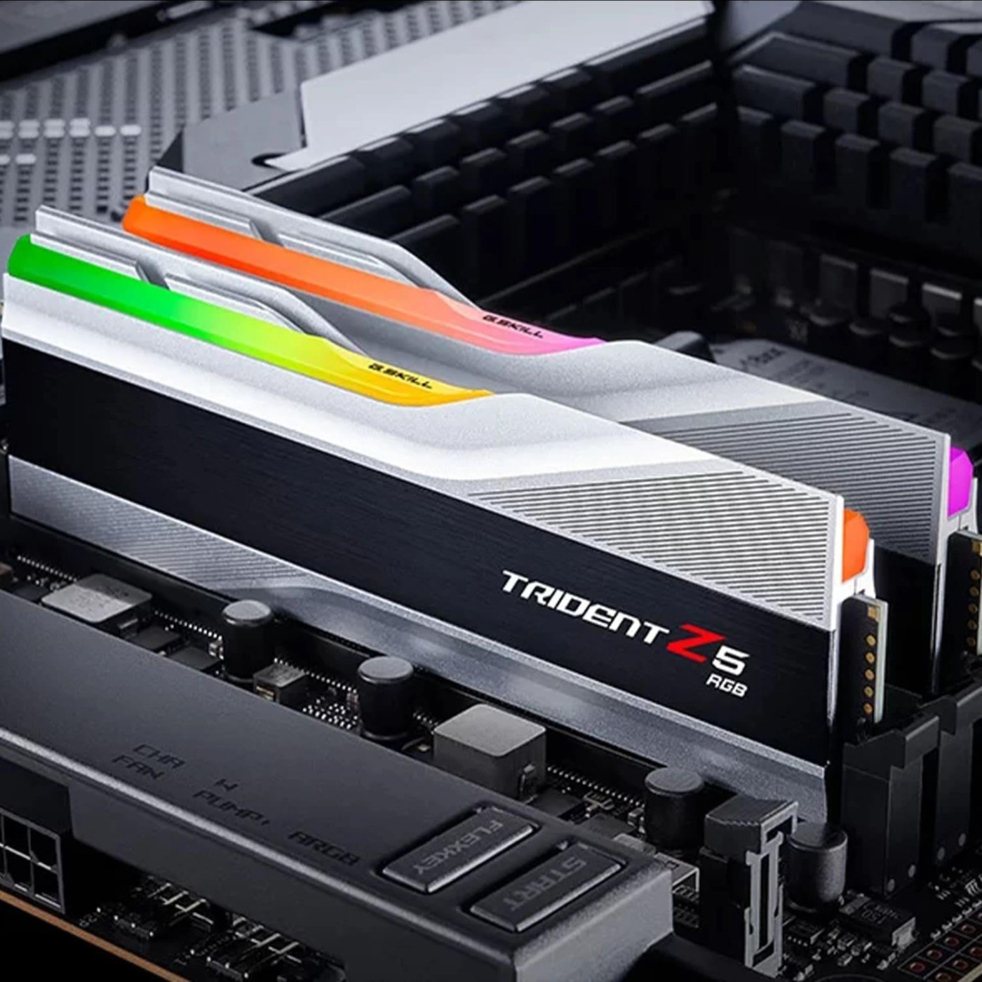 Модуль пам'яті G.Skill DDR5 32GB (2x16) Trident Z5 RGB Silver 7200 Mhz (F5-7200J3445G16GX2-TZ5RS)
