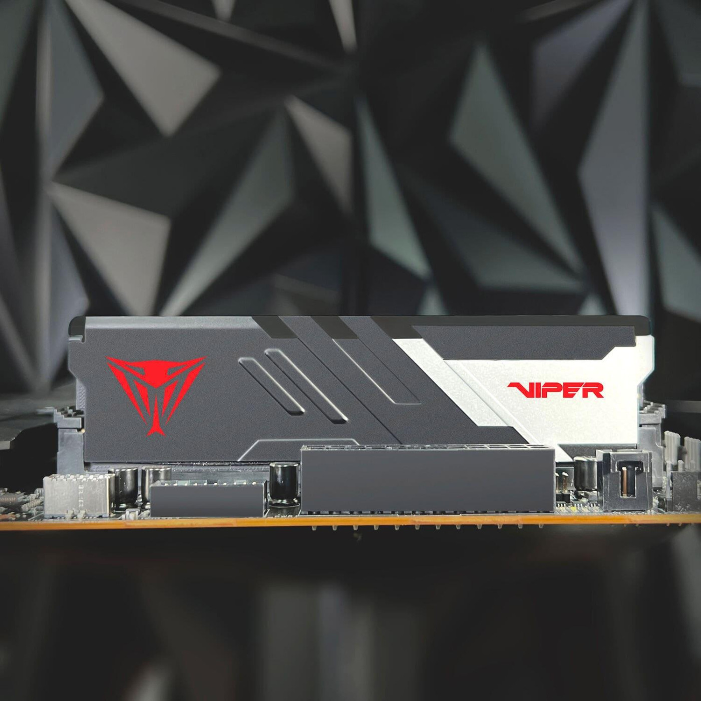 Модуль пам'яті Patriot DDR5 32GB (2х16) 6200 Viper Venom (PVV532G620C40K)