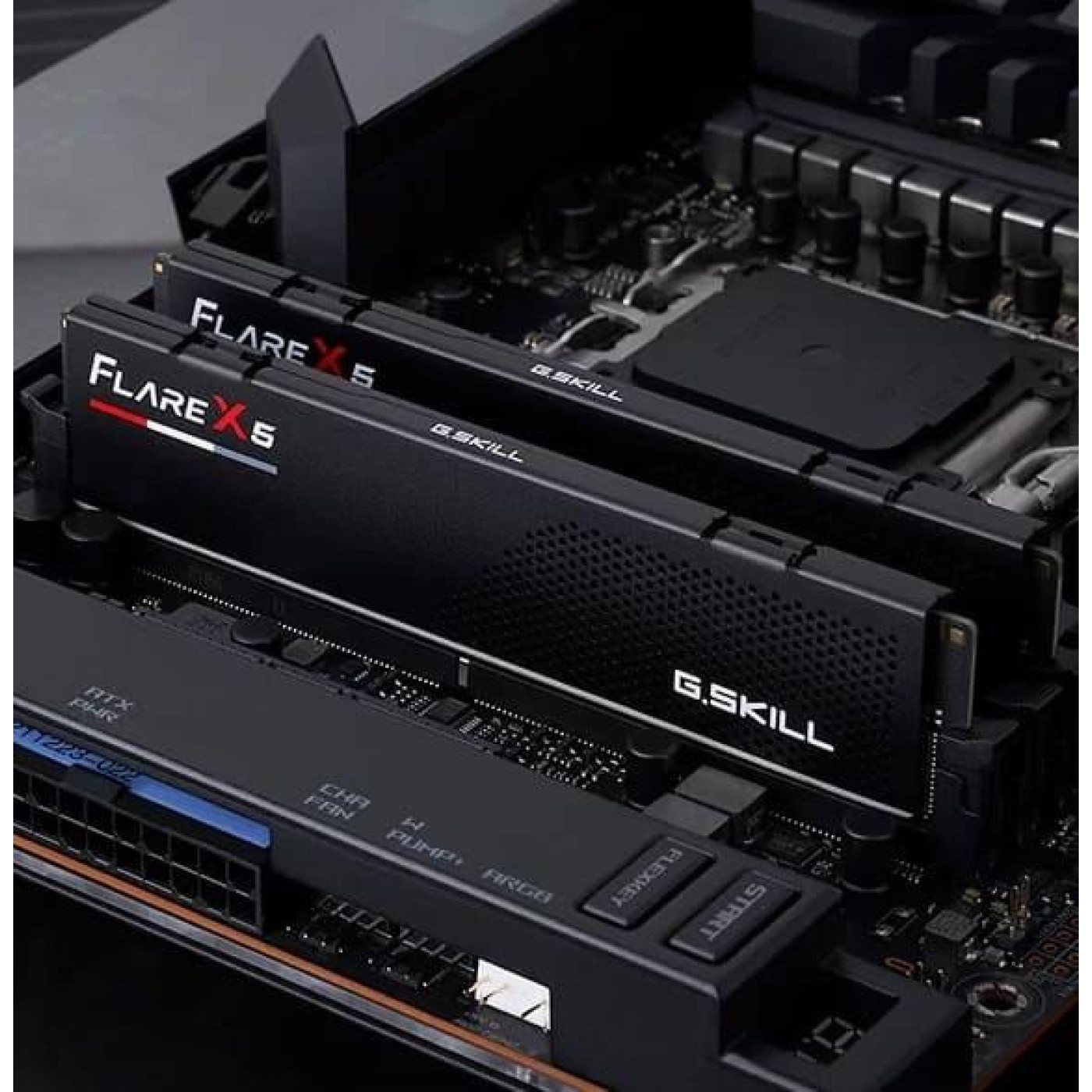 Модуль пам'яті G.Skill DDR5 48GB (2x24) Flare X5 5200MHz AMD EXPO (F5-5200J4040A24GX2-FX5) Б/в