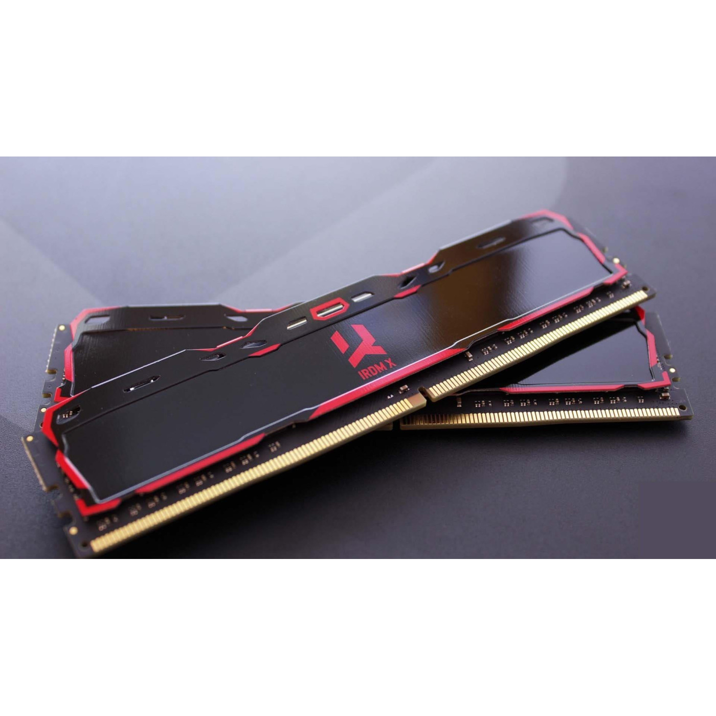 Модуль пам'яті GoodRam DDR4 8Gb Iridium X Black 2666 MHz (IR-X2666D464L16S/8G) Б/в