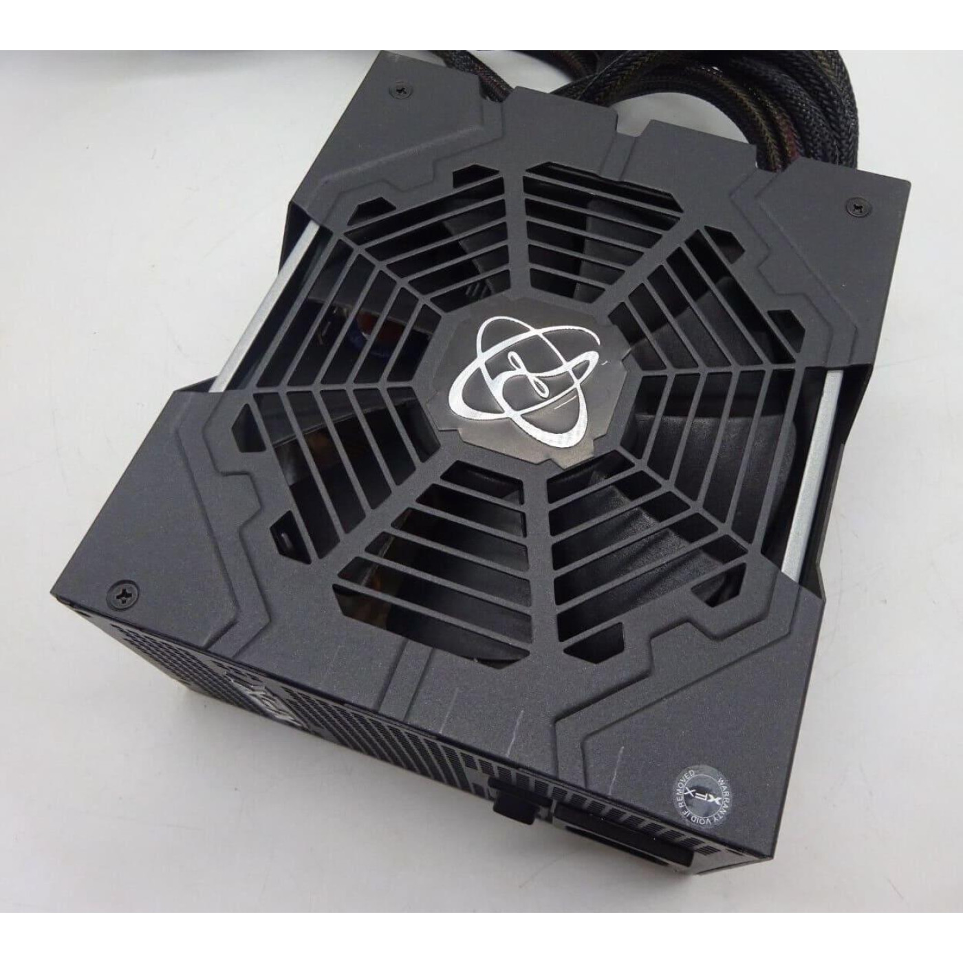 Блок живлення XFX 750W 80+ Bronze (XPS-750W-SEW) Black Б/в