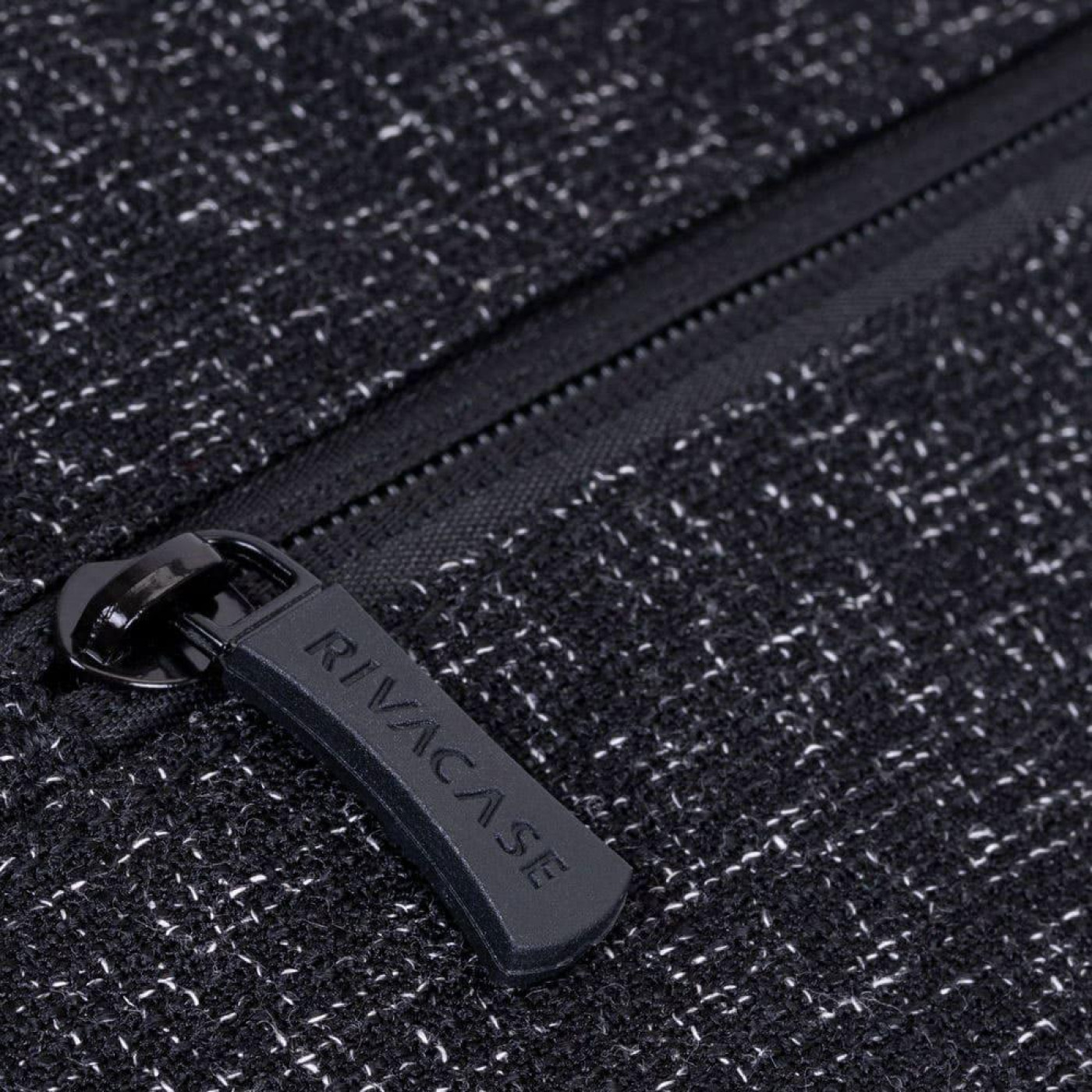 Чехол для ноутбука Rivacase 15.6