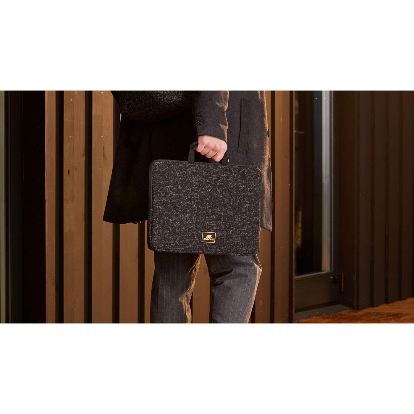 Чехол для ноутбука Rivacase 15.6