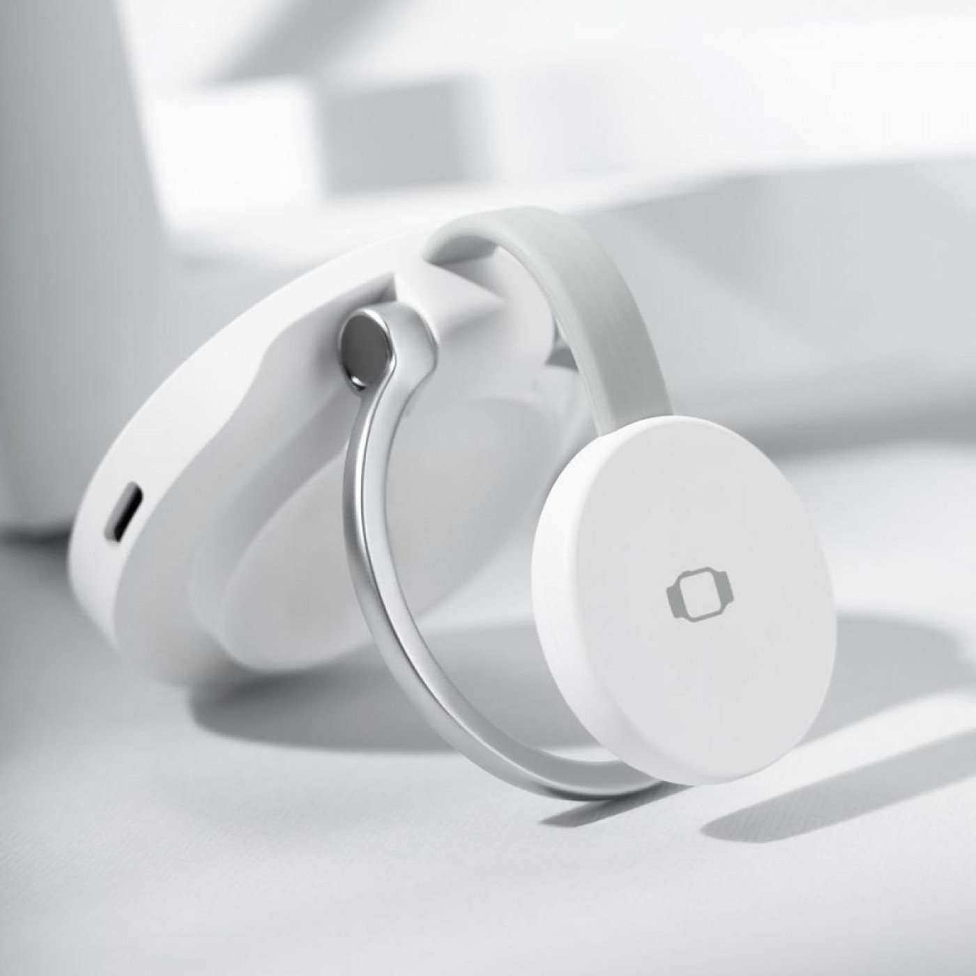 Бездротовий ЗП Proove Knocker 2 in 1 Qi2 white