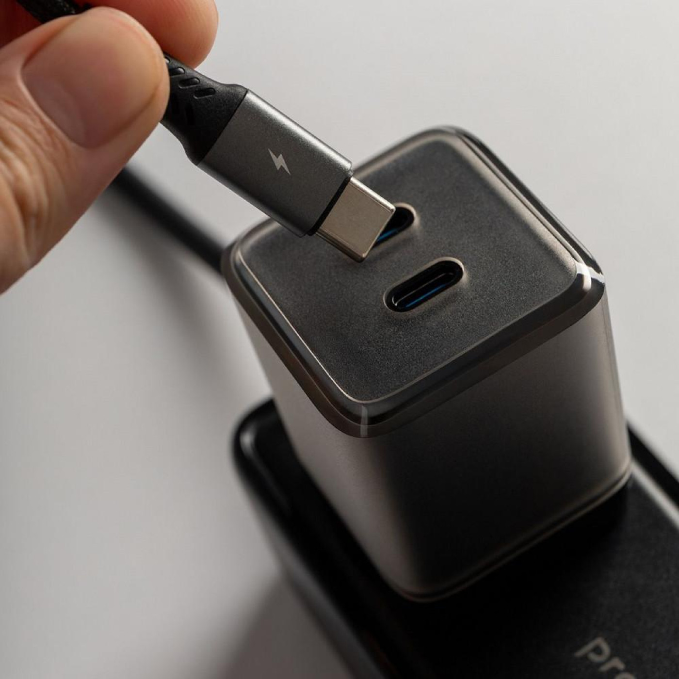 Зарядное устройство Proove Pure GaN Max 67W (Type-C + Type-C) black (WCPU67022201)