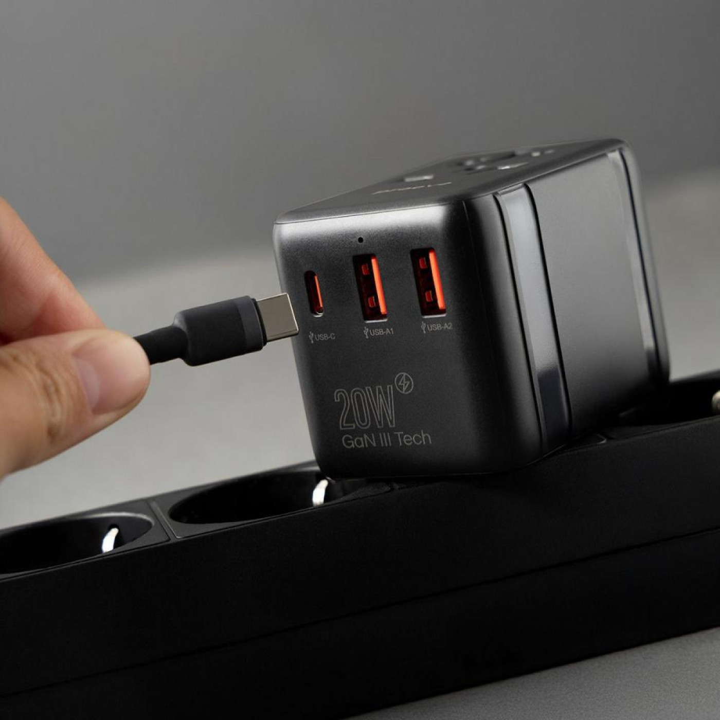 Зарядное устройство Proove Trip 20W black (TATL20310001)