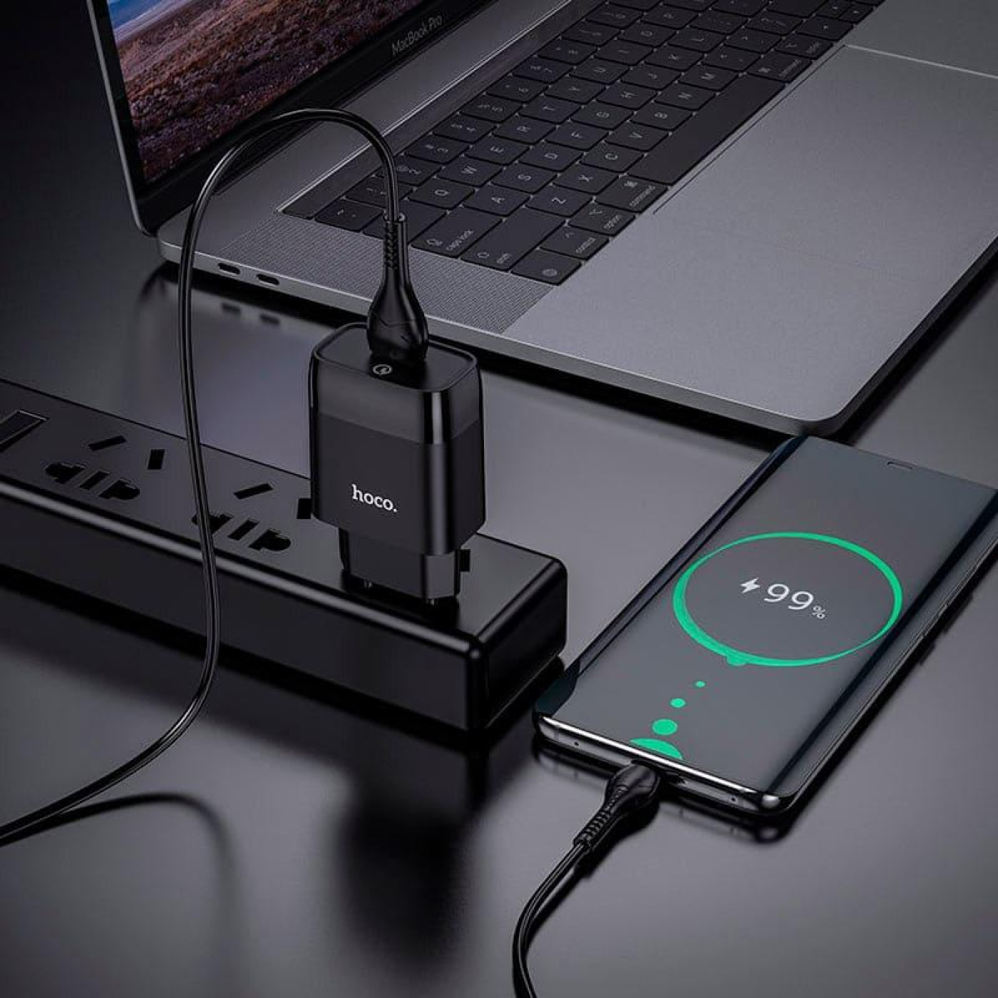 Зарядное устройство Hoco C72Q Glorious single port QC3.0 charger 18W Black (6931474732507)