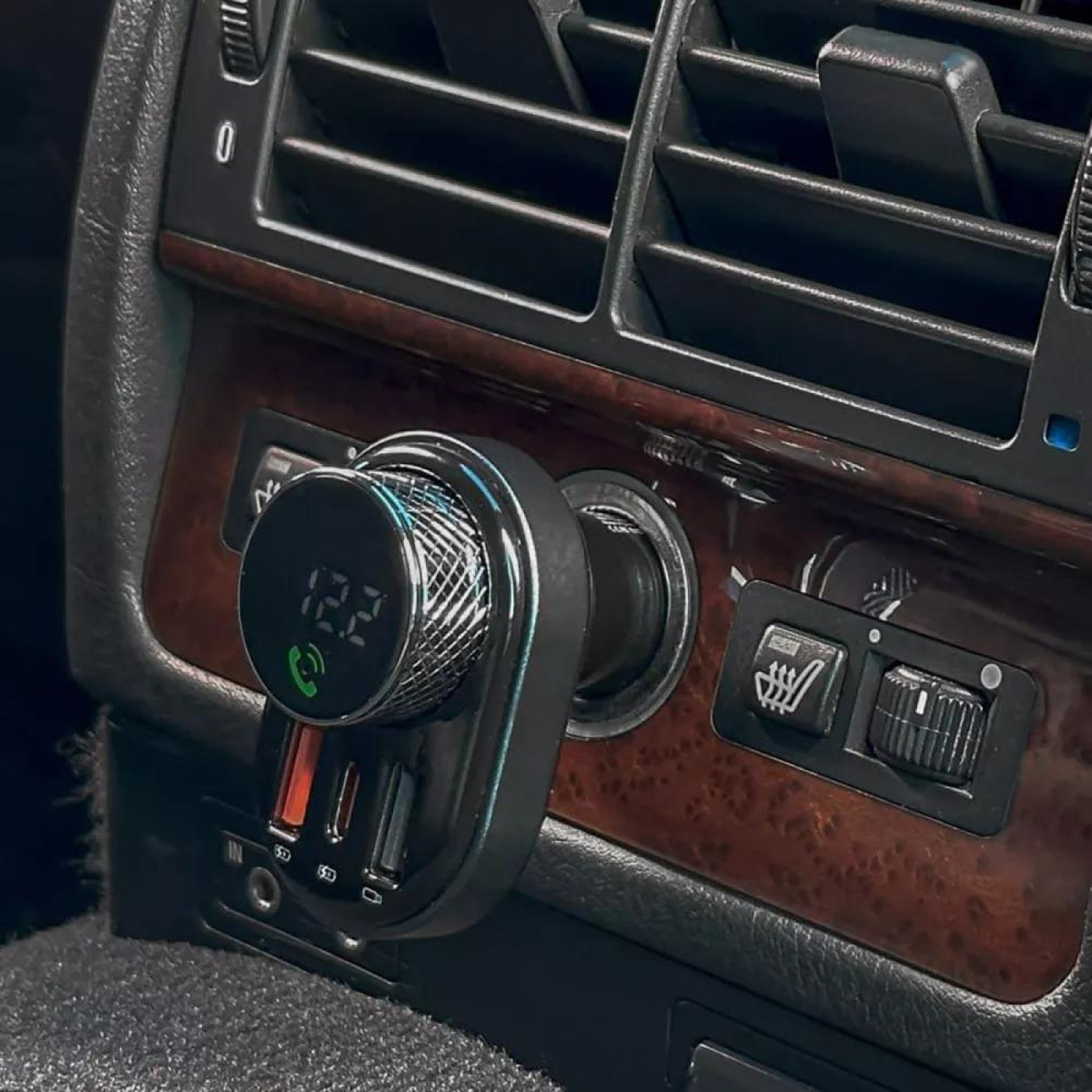 Автомобильное зарядное устройство Proove FM Launcher Sound Link 30W (PD+QC3.0) Type-C+USB black (FMSL30110001)