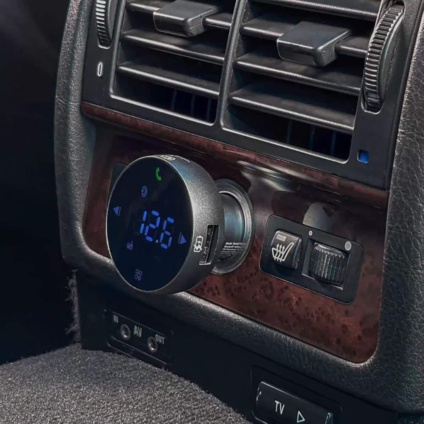 Автомобильное зарядное устройство Proove FM Launcher Sound Sync 30W (PD+QC3.0) Type-C+USB gray (FMSS30110003)