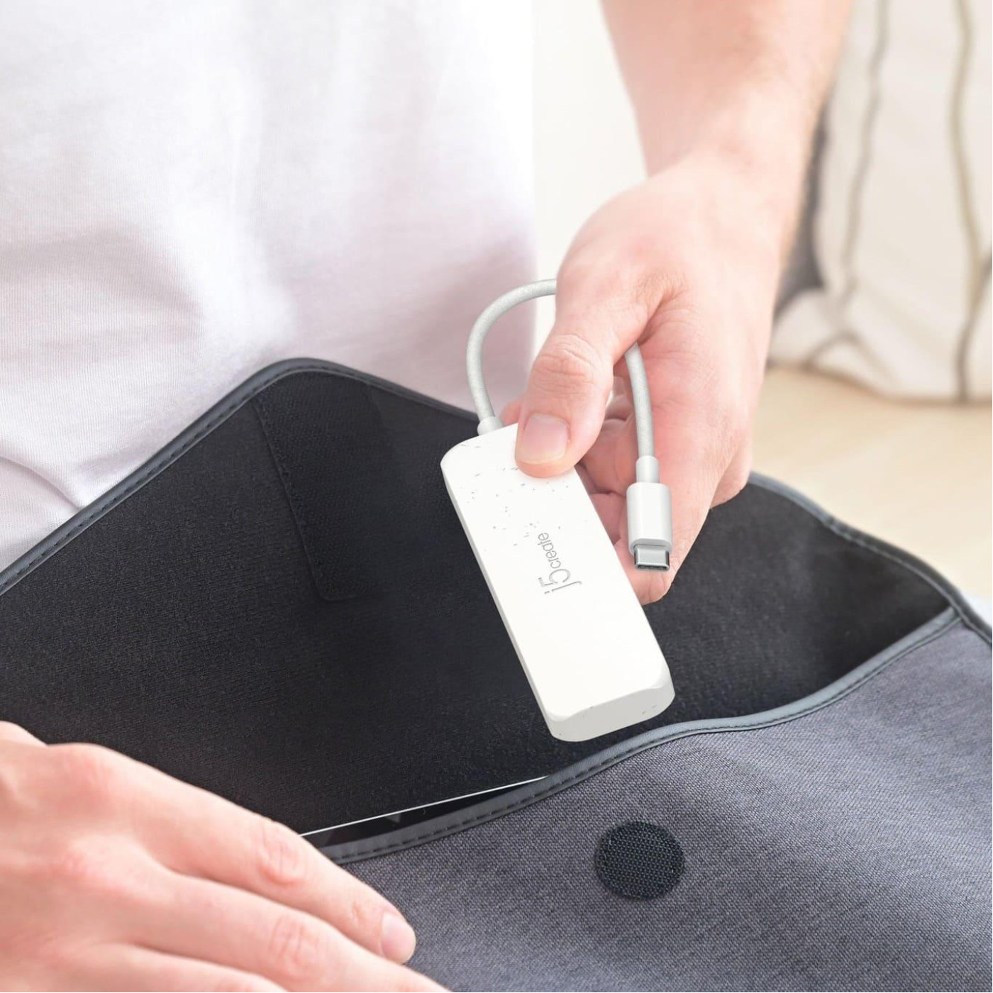 USB-Хаб j5create JCH341EW-N USB-C на 4 USB-A, Билий (JCH341EW-N)