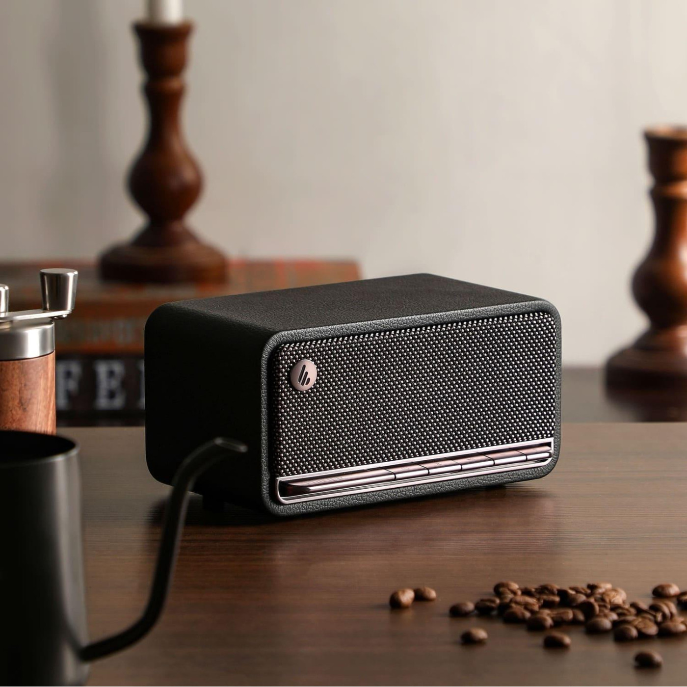 Портативная акустика Edifier MP230 Retro Black (MP230Retroblack)