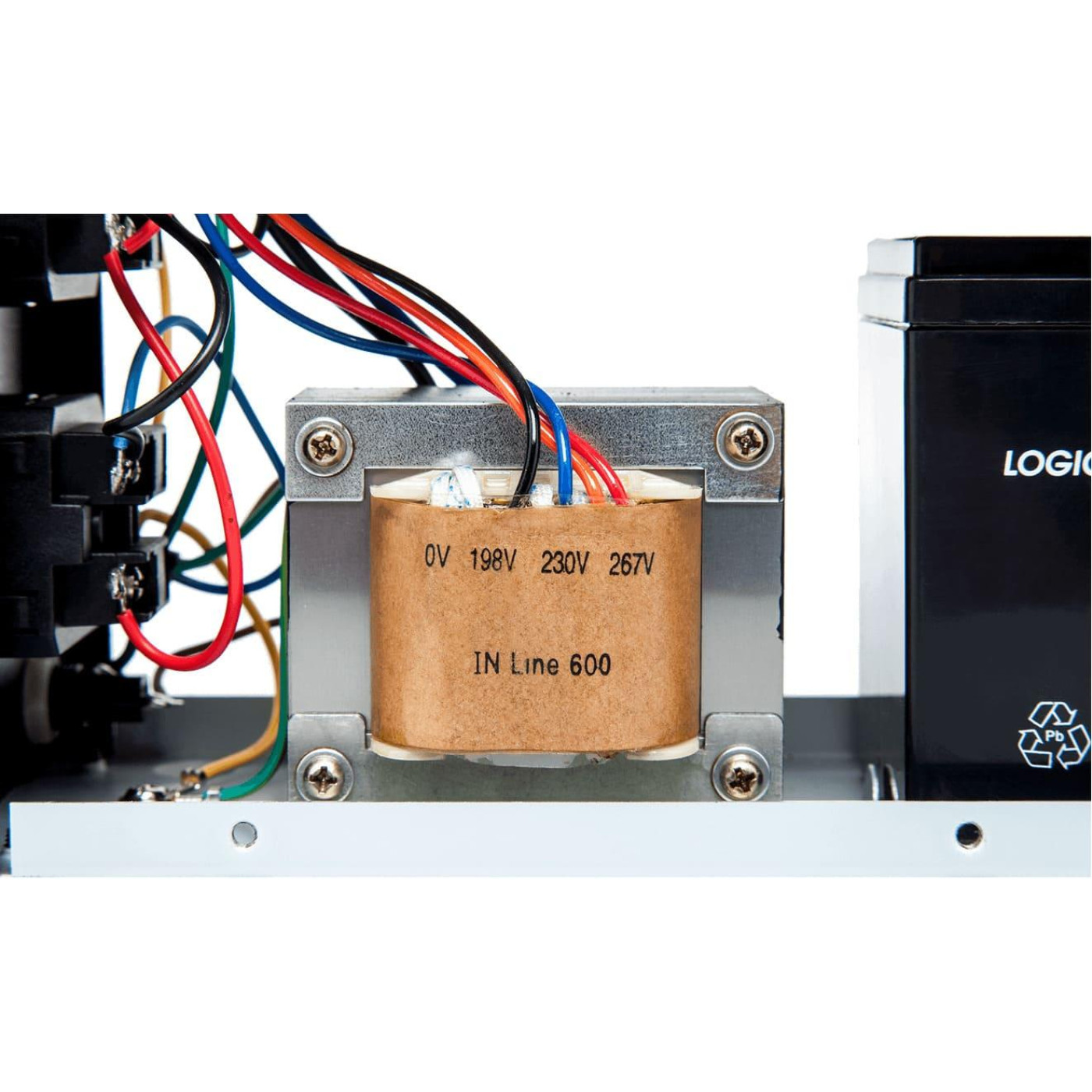 Источник бесперебойного питания LogicPower 650 ВА / 390 Вт / 7.5 А*ч (00001078)