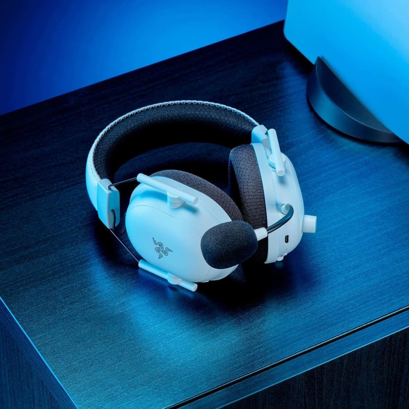 Ігрова гарнітура Razer BlackShark V2 Pro for PS5 white (RZ04-04530600-R3G1)