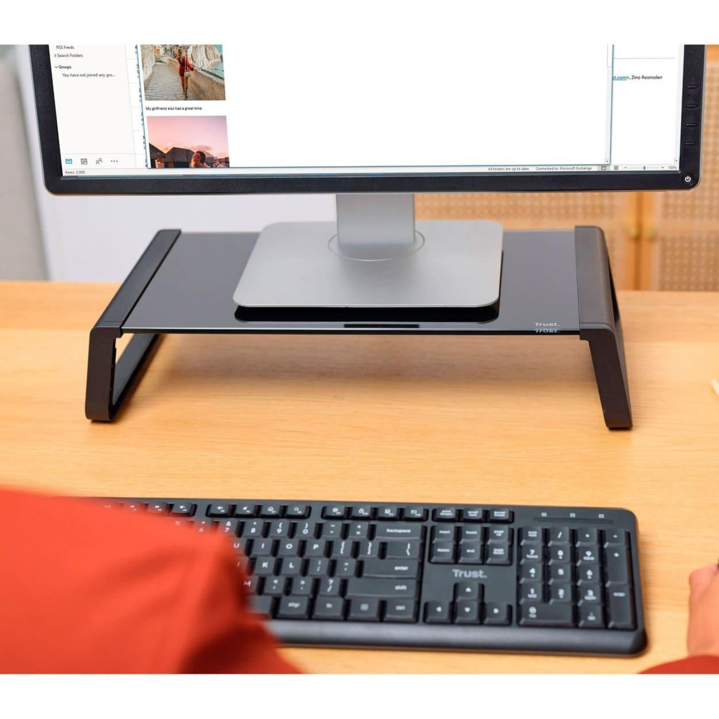 Подставка под монитор Trust Monta Glass Monitor St and Black