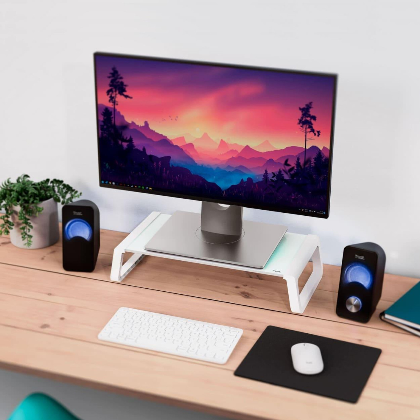 Подставка под монитор Trust Monta Glass Monitor St and White